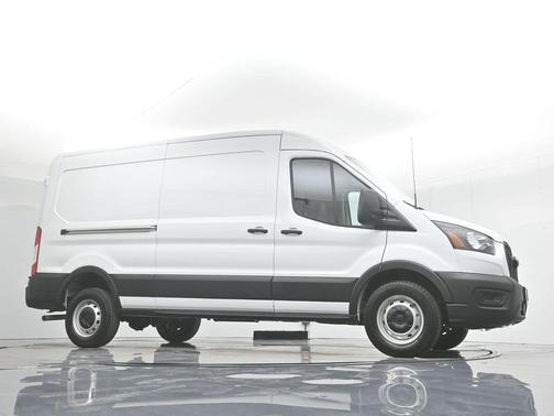 2025 Ford Transit-250 148 WB Medium Roof Cargo