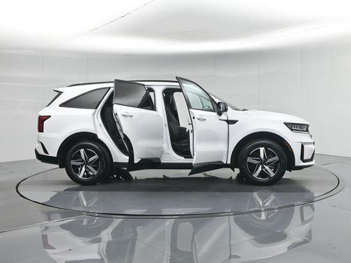 Glacial White Pearl 2023 Kia Sorento S