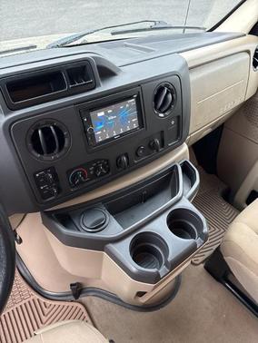 2013 Ford E350 Super Duty XLT