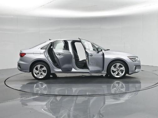 Florett Silver Metallic 2023 Audi A3 40 PREMIUM