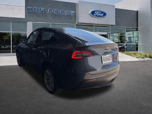 2024 Tesla Model Y Long Range