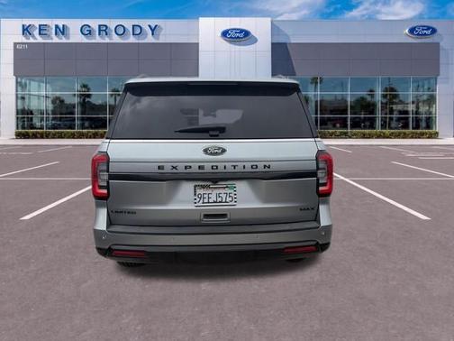 ICONIC SILVER METALLIC 2022 Ford Expedition LIMITED