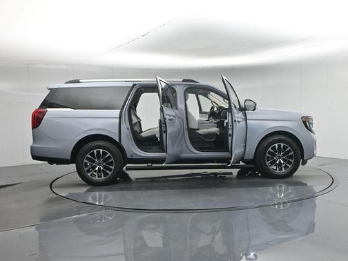 Glacier Gray Metallic 2025 Ford Expedition Max Platinum