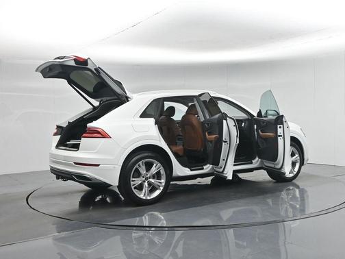 2023 Audi Q8 55 Premium Plus