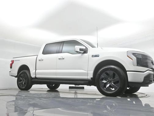 2025 Ford F-150 Lightning LARIAT