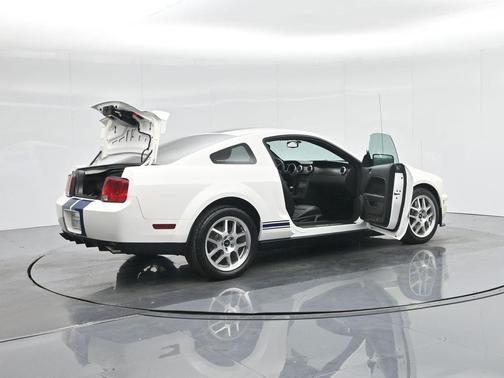 2009 Ford Shelby GT500 Base