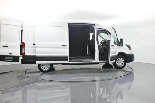 2025 Ford E-Transit Base