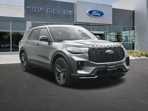Gray Metallic 2026 Ford Explorer ST-Line