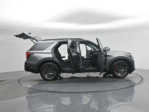 Gray Metallic 2026 Ford Explorer ST-Line