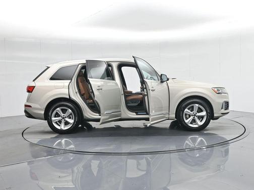 2024 Audi Q7 45 Premium