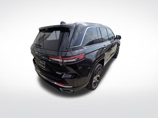 2023 Jeep Grand Cherokee Summit