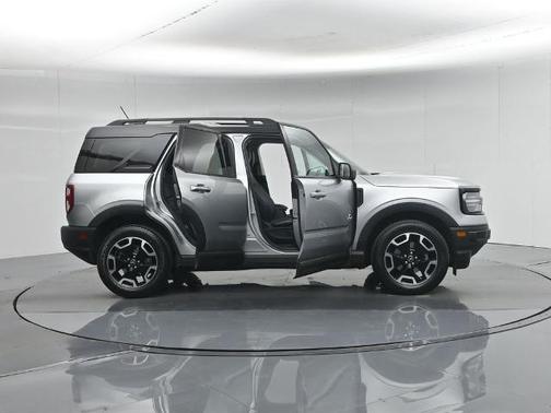 ICONIC SILVER METALLIC 2022 Ford Bronco Sport OUTER BANKS