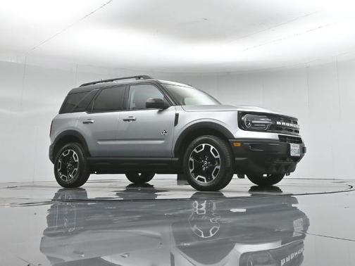 ICONIC SILVER METALLIC 2022 Ford Bronco Sport OUTER BANKS