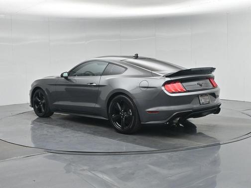 2021 Ford Mustang EcoBoost