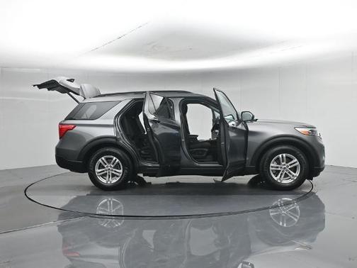 CARBONIZED GRAY METALLIC 2021 Ford Explorer XLT