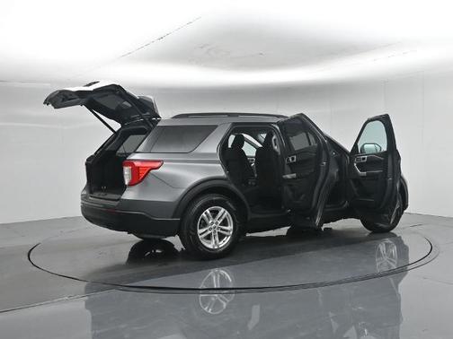CARBONIZED GRAY METALLIC 2021 Ford Explorer XLT
