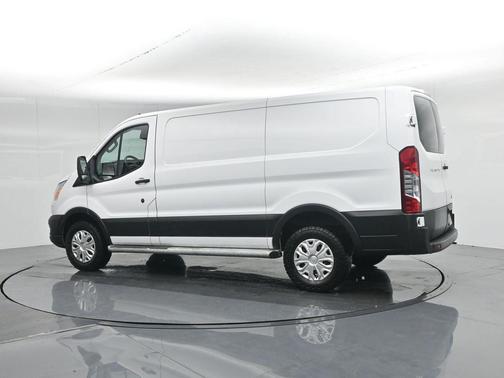 2022 Ford Transit-250 Base