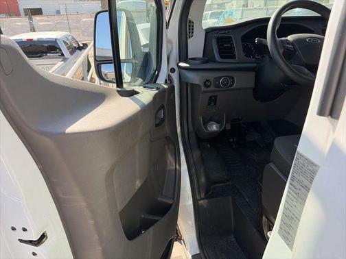 2022 Ford Transit-250 Base