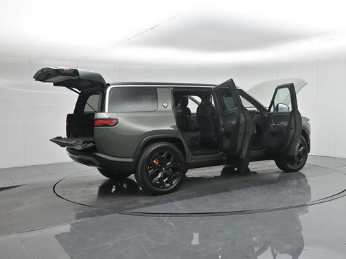 2022 Rivian R1S Launch Edition