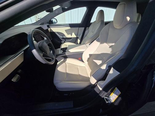 2023 Tesla Model S Plaid