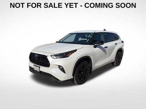 2024 Toyota Highlander Hybrid LE Nightshade