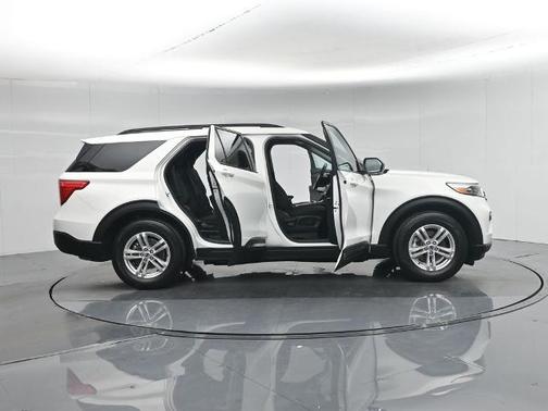STAR WHITE MET TRI-COAT 2023 Ford Explorer XLT