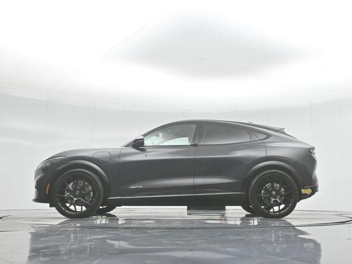 2022 Ford Mustang Mach-E Premium