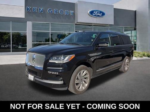 2022 Lincoln Navigator L Standard