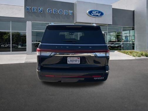 2022 Lincoln Navigator L Standard