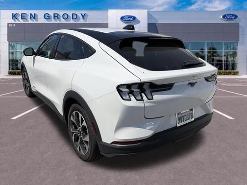 STAR WHITE MET TRI-COAT 2025 Ford Mustang Mach-E SELECT