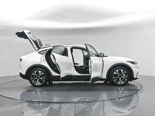 STAR WHITE MET TRI-COAT 2025 Ford Mustang Mach-E SELECT