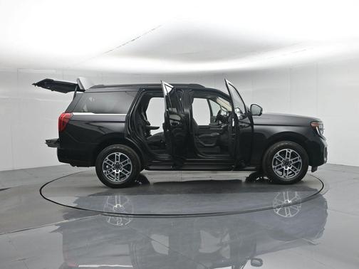Agate Black Metallic 2025 Ford Expedition Active