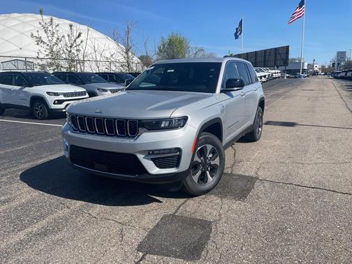 2025 Jeep Grand Cherokee 4xe Base