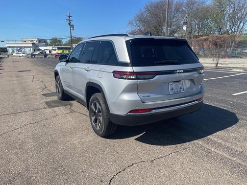 2025 Jeep Grand Cherokee 4xe Base
