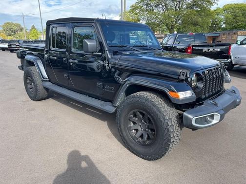 2022 Jeep Gladiator Sport