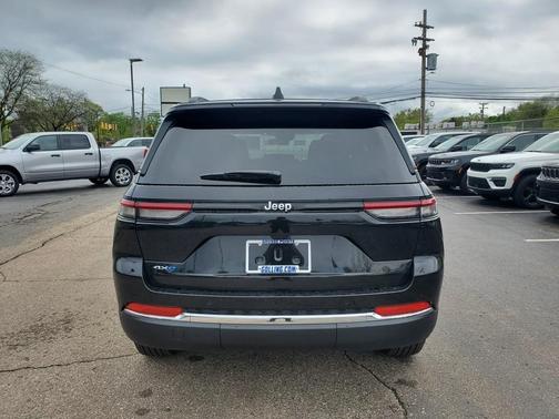 2025 Jeep Grand Cherokee 4xe Base