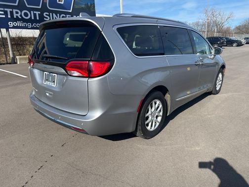 2020 Chrysler Pacifica Touring-L
