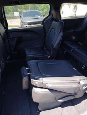 PBJ 2027 Chrysler Pacifica SELECT