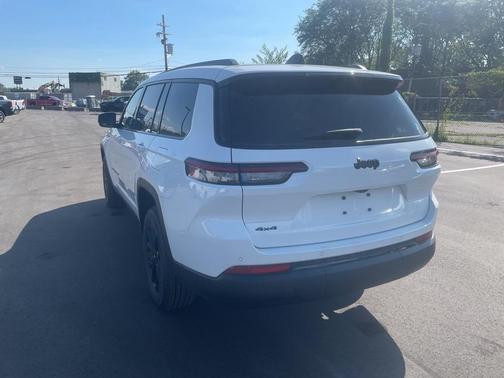 2025 Jeep Grand Cherokee L Laredo