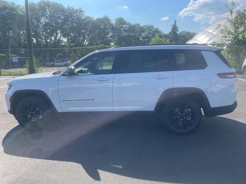 2025 Jeep Grand Cherokee L Laredo