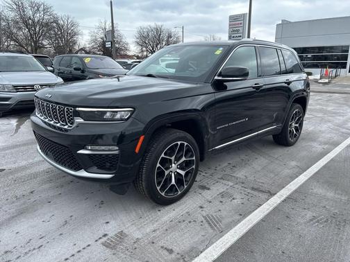 2022 Jeep Grand Cherokee Summit
