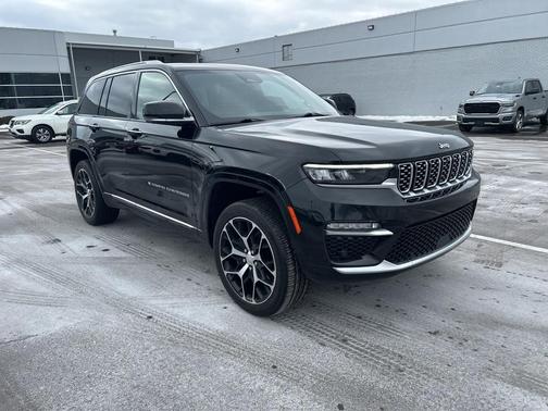 2022 Jeep Grand Cherokee Summit