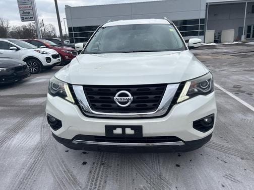 2018 Nissan Pathfinder SV