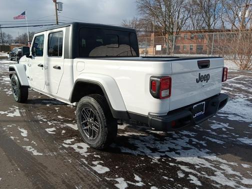 2026 Jeep Gladiator Sport