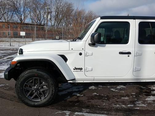 2026 Jeep Gladiator Sport