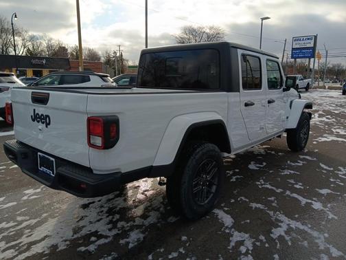 2026 Jeep Gladiator Sport
