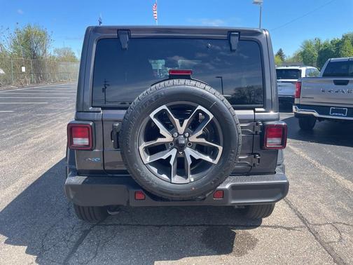 2025 Jeep Wrangler 4xe Sport