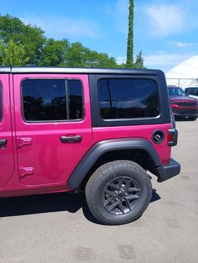 Tuscadero Pearlcoat 2026 Jeep Wrangler Sport