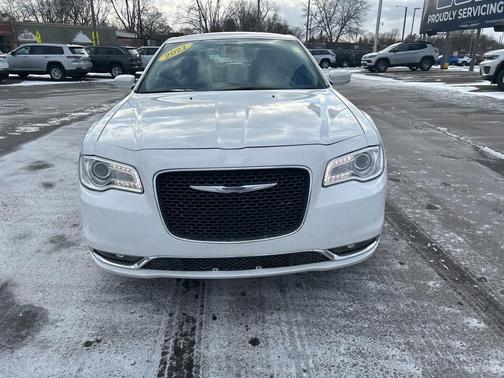 2021 Chrysler 300 Touring