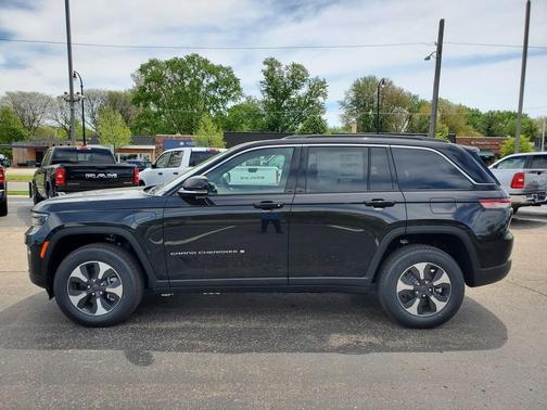 2025 Jeep Grand Cherokee 4xe Base